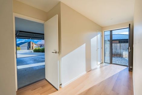 Photo of property in 10 Ward Street, Jacks Point, Queenstown, 9371