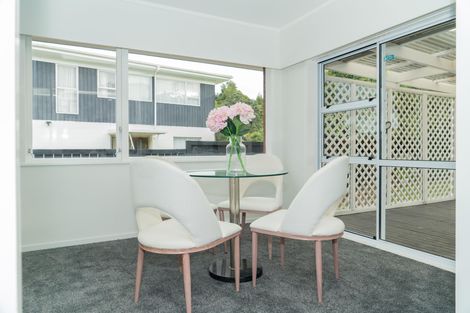 Photo of property in 41 Lawrence Crescent, Hillpark, Auckland, 2102