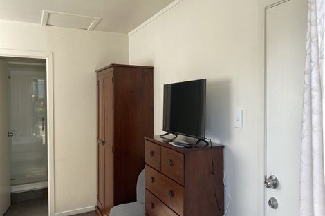 Photo of property in 8d Schnapper Rock Road, Schnapper Rock, Auckland, 0632