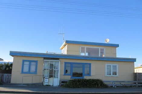 Photo of property in 12 Marine Parade, Otaki Beach, Otaki, 5512