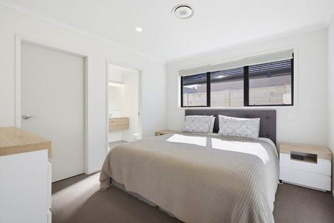 Photo of property in 6 Mooring Close, Whitby, Porirua, 5024