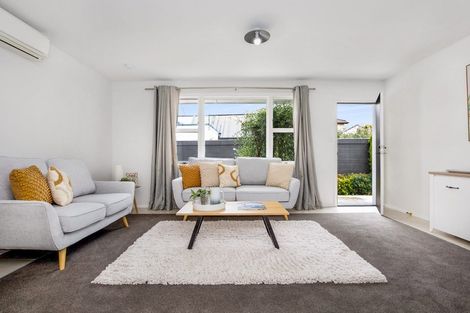 Photo of property in 2/111 Aikmans Road, Merivale, Christchurch, 8014