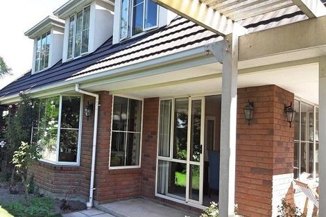 Photo of property in 5 Oaktree Lane, Bishopdale, Christchurch, 8053