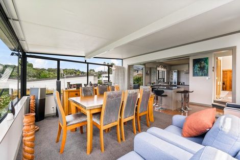 Photo of property in 19 Constable Lane, West Harbour, Auckland, 0618