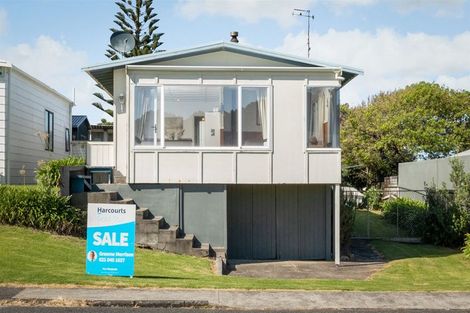Photo of property in 33 Brighton Road, Waihi Beach, 3611
