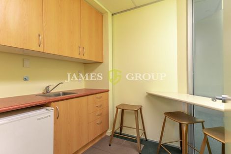 Photo of property in 8a Madeira Lane, Grafton, Auckland, 1023