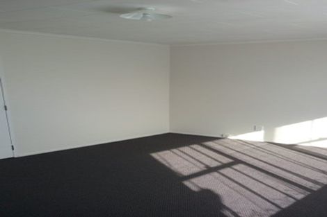 Photo of property in 325 Roscommon Road, Clendon Park, Auckland, 2103