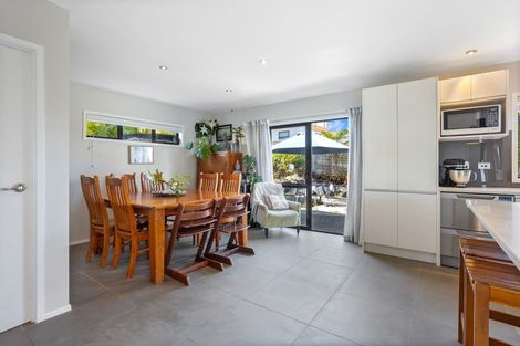 Photo of property in 17 Burns Avenue, Takapuna, Auckland, 0622