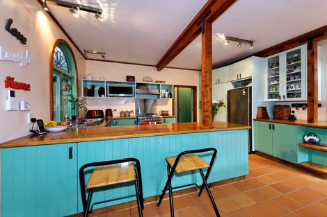 Photo of property in 6 Cochran Road, Oratia, Auckland, 0604