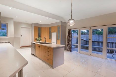 Photo of property in 32 Hinemoa Street, Paraparaumu, 5032