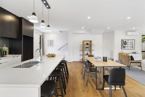 Photo of property in 1/4 Mcquoid Place, Glenfield, Auckland, 0629