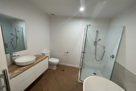 Photo of property in 35 Lewis Road, Pakuranga, Auckland, 2010