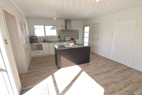 Photo of property in 18 Leaver Place, Weymouth, Auckland, 2103