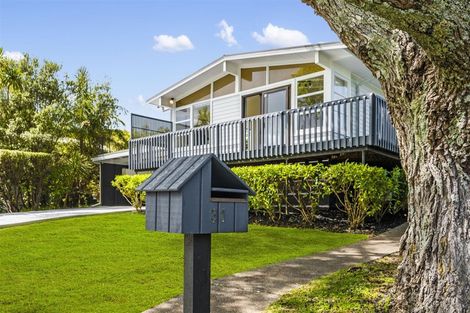 Photo of property in 31 Aplin Place, Birkdale, Auckland, 0626