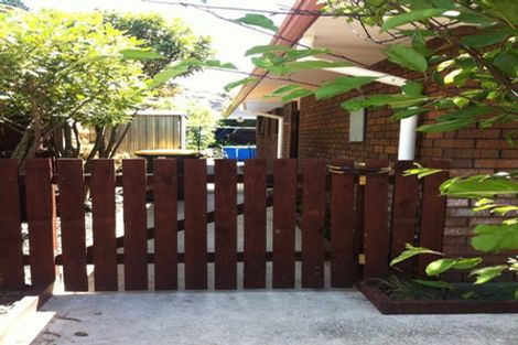 Photo of property in 20 Taupata Street, Redcliffs, Christchurch, 8081