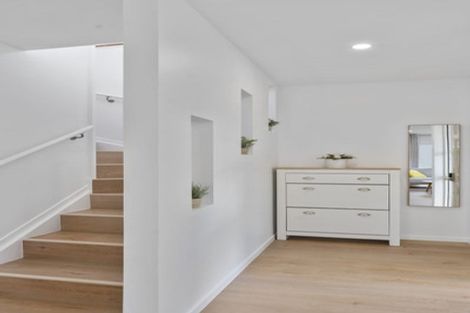 Photo of property in 2/1 Mossop Rise, Glenfield, Auckland, 0629