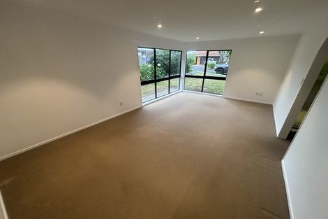 Photo of property in 14 Mark Edward Drive, Half Moon Bay, Auckland, 2012