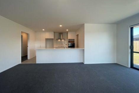 Photo of property in 16 Wexford Crescent, Halswell, Christchurch, 8025