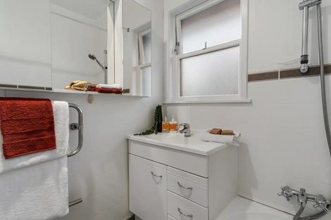 Photo of property in 1/22a Wolsley Avenue, Milford, Auckland, 0620