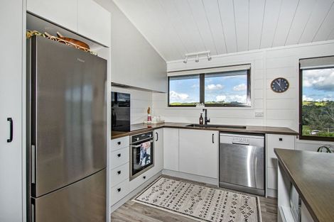 Photo of property in 4 Skelton Crescent, Paparoa, 0571