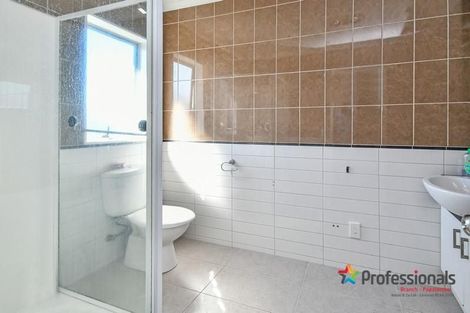 Photo of property in 38 Seresin Crescent, Flat Bush, Auckland, 2016