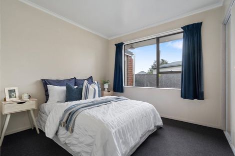 Photo of property in 2/52 Truman Road, Bryndwr, Christchurch, 8053