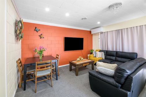 Photo of property in 2/27 Spence Road, Henderson, Auckland, 0612