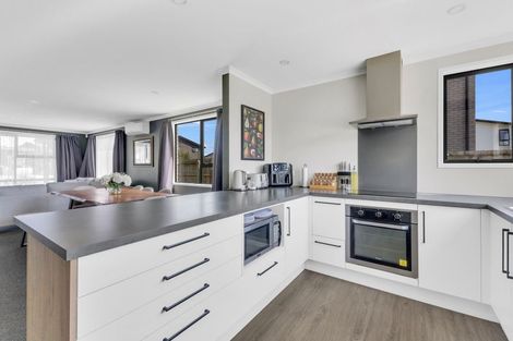 Photo of property in 9 Discovery Place, Marfell, New Plymouth, 4310