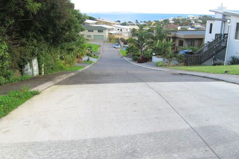 Photo of property in 182a Whangaparaoa Road, Red Beach, 0932