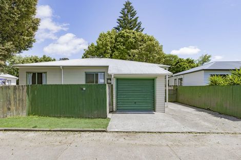 Photo of property in 4/8 Eulogy Place, Randwick Park, Auckland, 2105