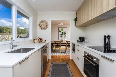 Photo of property in 1/8 Kaipatiki Road, Glenfield, Auckland, 0629