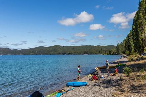 Photo of property in 7 Lakemere Way, Kinloch, Taupo, 3377