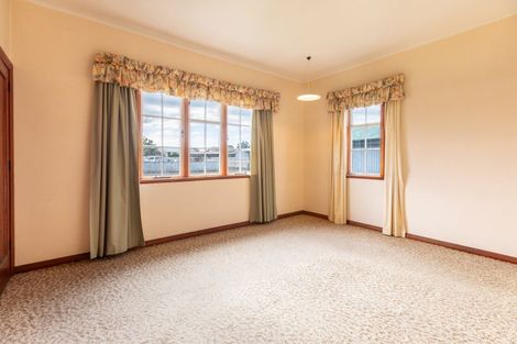 Photo of property in 12 Gertrude Street, Dannevirke, 4930