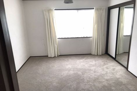 Photo of property in 2/5 Kegworth Place, Browns Bay, Auckland, 0630