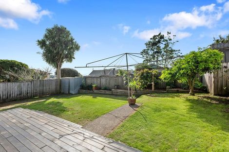 Photo of property in 8 Puriri Street, Helensville, 0800