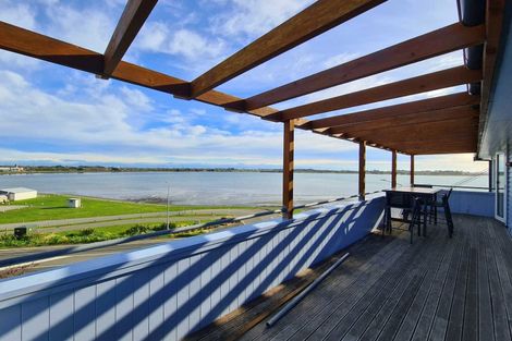 Photo of property in 28 Main Road, Mount Pleasant, Christchurch, 8081