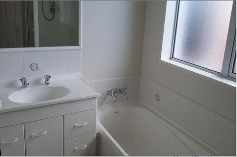 Photo of property in 82 Bella Rosa Drive, Hei Hei, Christchurch, 8042