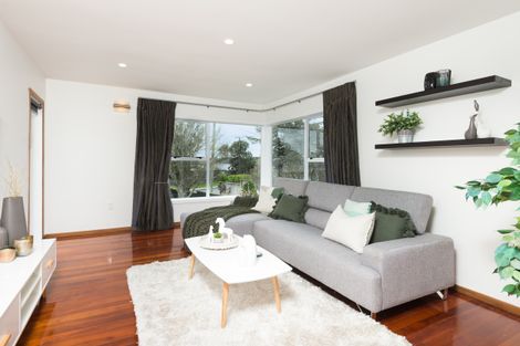 Photo of property in 39 Royal View Road, Te Atatu South, Auckland, 0610