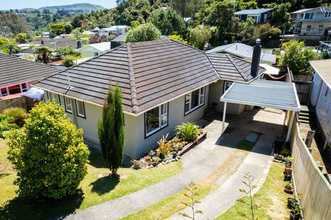 Photo of property in 28 Lowry Crescent, Stokes Valley, Lower Hutt, 5019