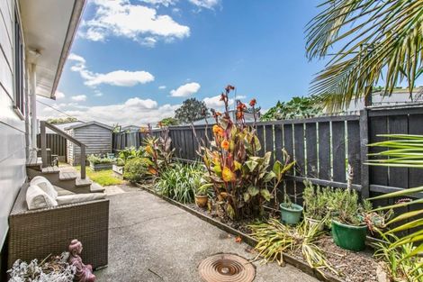 Photo of property in 1/6 Wayne Drive, Mangere, Auckland, 2022
