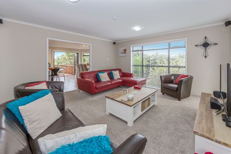 Photo of property in 9 Kingtide Place, Red Beach, 0932