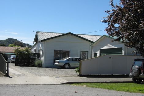 Photo of property in 61 Broadway, Picton, 7220