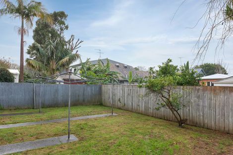 Photo of property in 2/27 Cardwell Street, Onehunga, Auckland, 1061