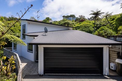 Photo of property in 51b Maungaraki Road, Korokoro, Lower Hutt, 5012
