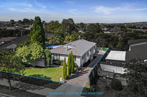 Photo of property in 37 Gosford Drive, Botany Downs, Auckland, 2010