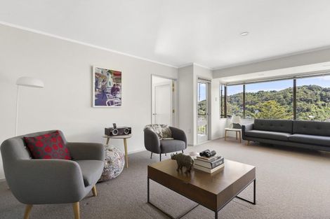 Photo of property in 32 Walter Road, Lowry Bay, Lower Hutt, 5013