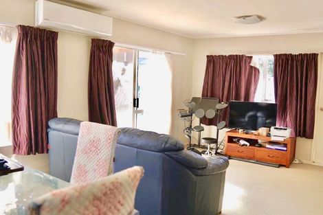 Photo of property in 3/5 Newington Road, Henderson, Auckland, 0612