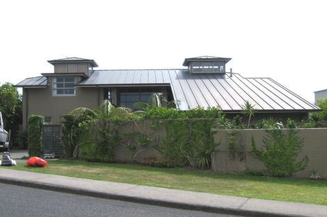 Photo of property in 7 Rahopara Street, Castor Bay, Auckland, 0620