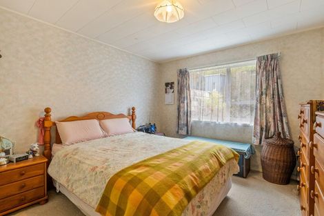 Photo of property in 28b Hillside Drive, Maoribank, Upper Hutt, 5018