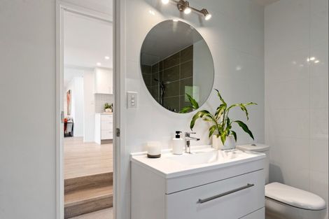 Photo of property in 13 Harbour View Road, Point Wells, Warkworth, 0986